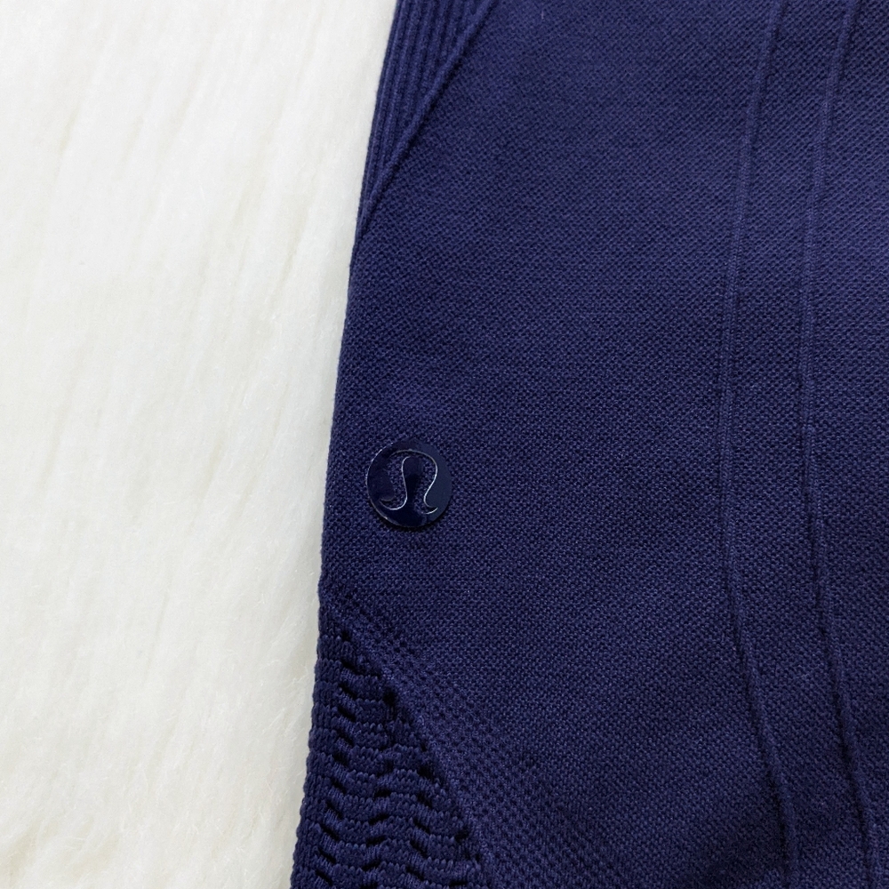 Lululemon Flow & Go Blue Cropped Leggings | Size *S/M* - Picture 10 of 12